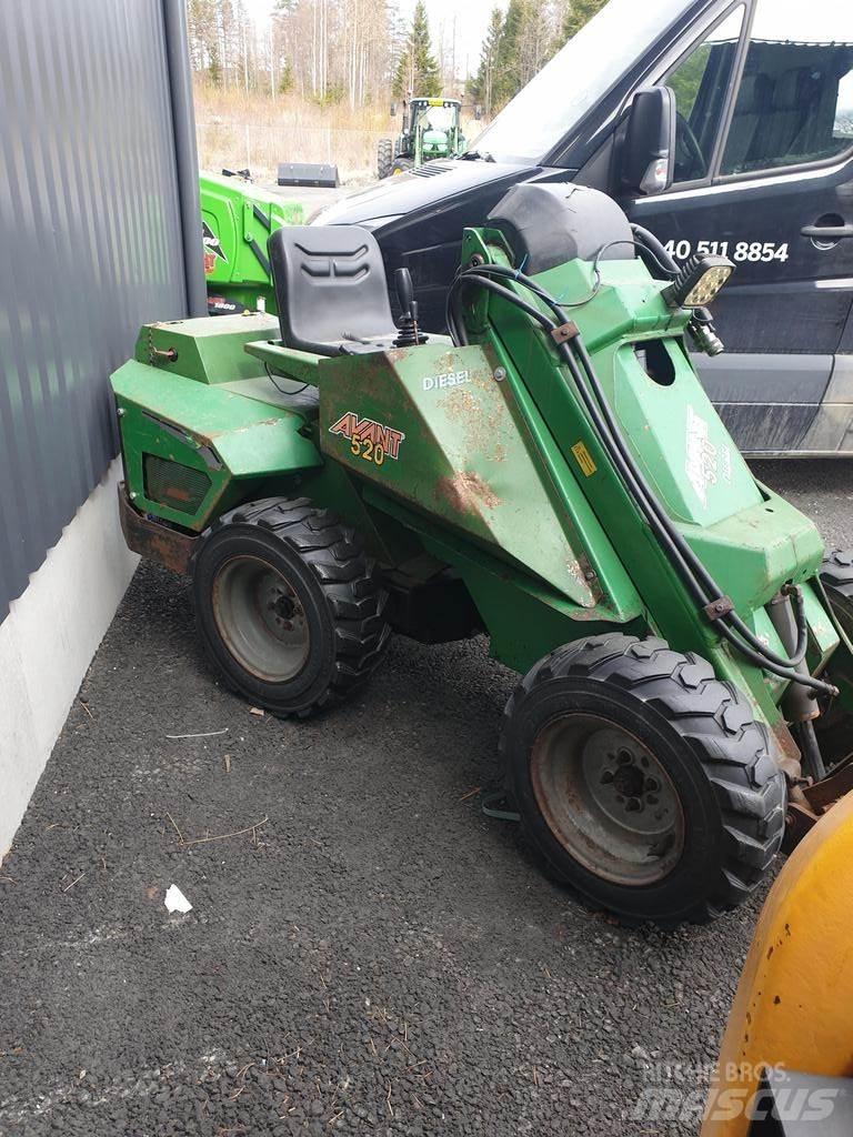 Avant 5200 Univerzális rakodók