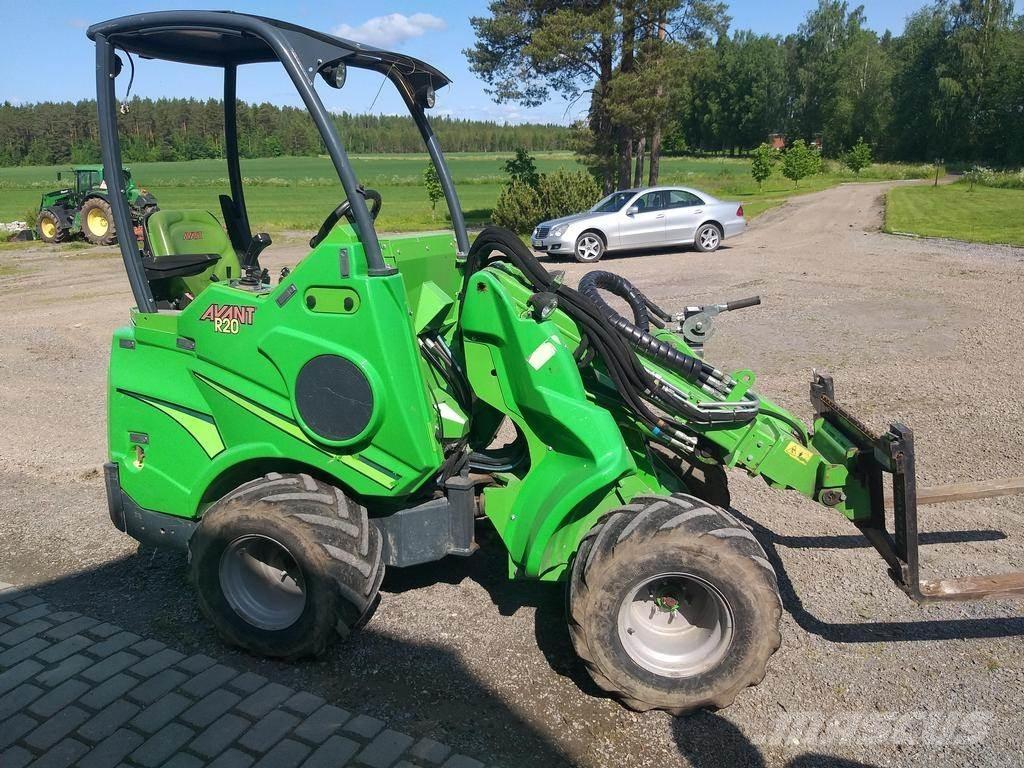 Avant R20 Univerzális rakodók