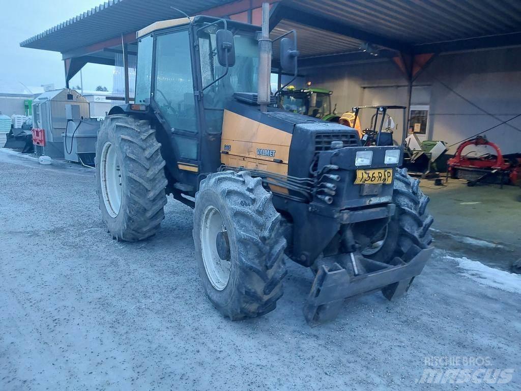Valmet 665 Traktorok