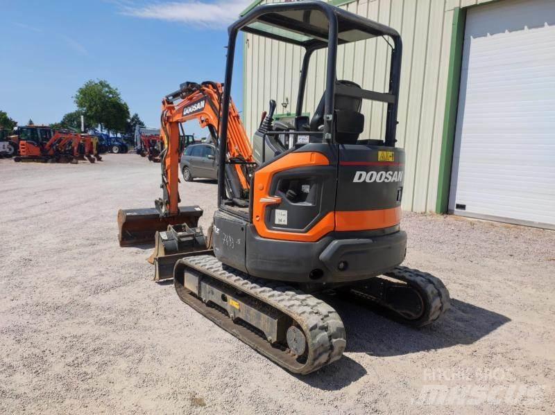 Doosan DX27Z Mini kotrók < 7t