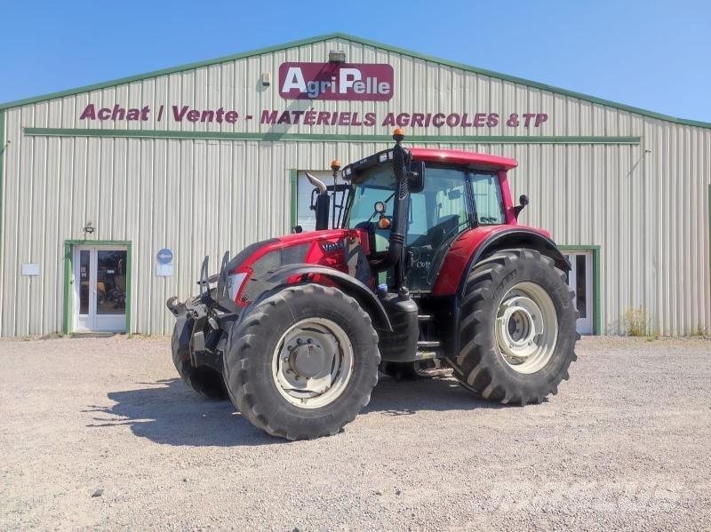 Valtra N163 Traktorok