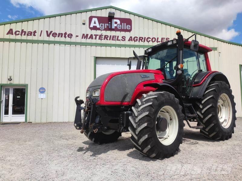 Valtra T151 Traktorok
