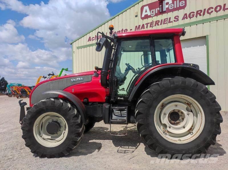 Valtra T151 Traktorok