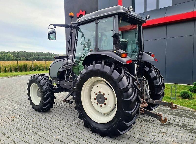 Valtra A93 Traktorok