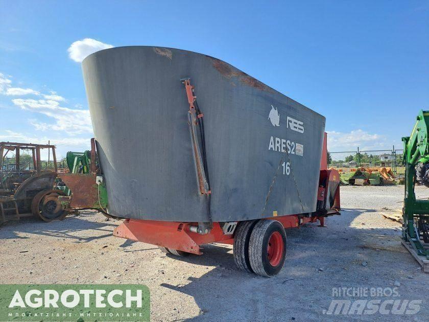 Ares 16 κυβικά Traktorok