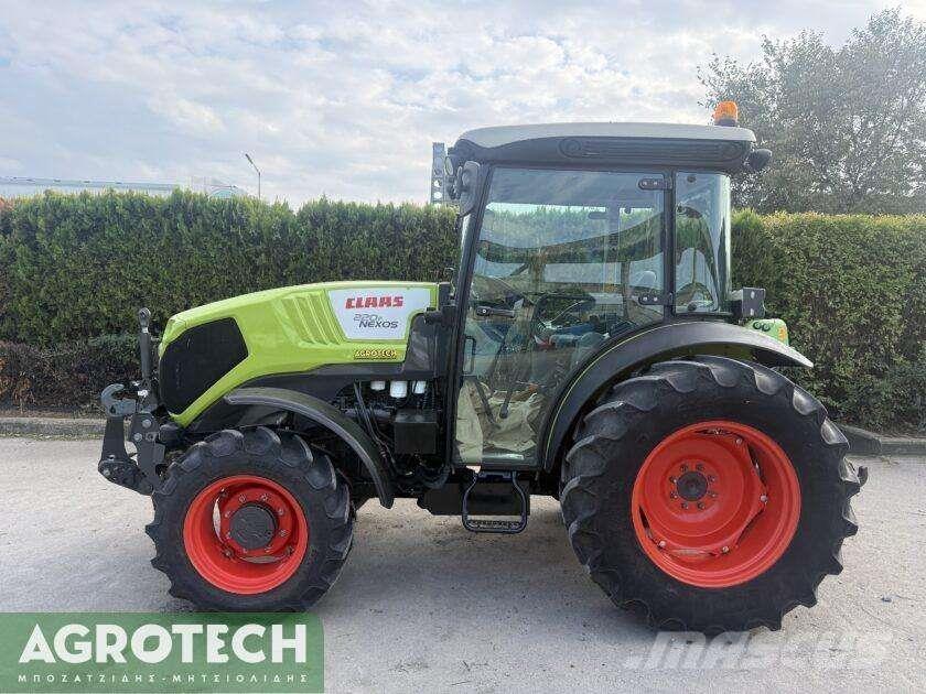 CLAAS NEXOS 220F Traktorok