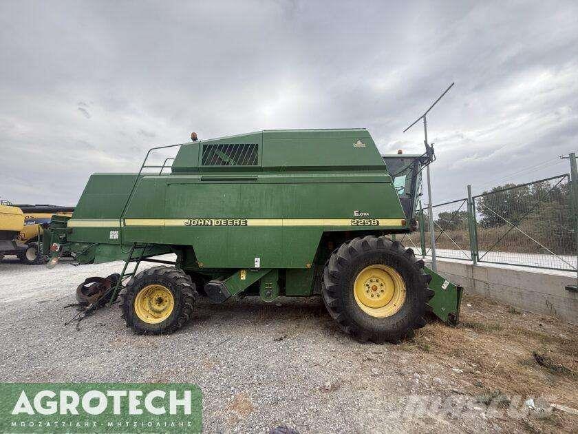 John Deere 2258 Traktorok