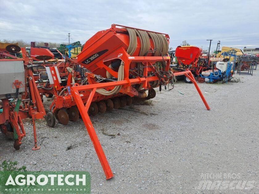 Kuhn VENTA LC 3500 Traktorok
