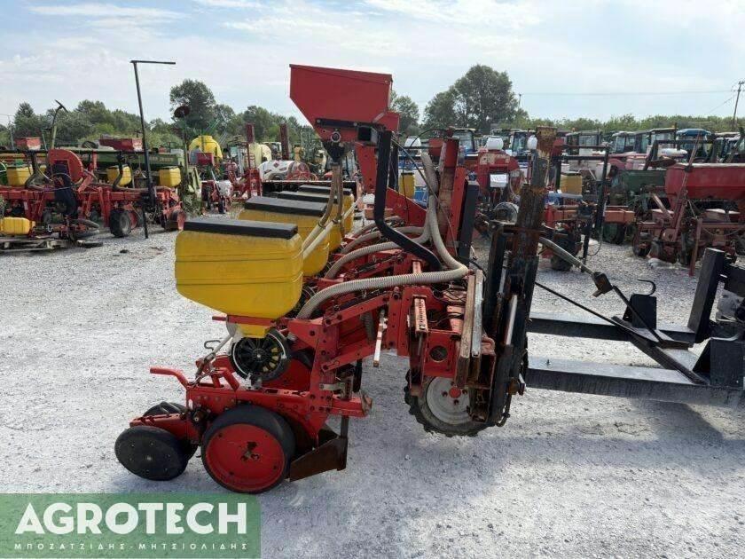MaterMacc MS 8100 Traktorok