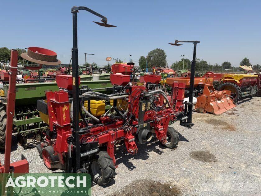 MaterMacc MS 8230 Traktorok