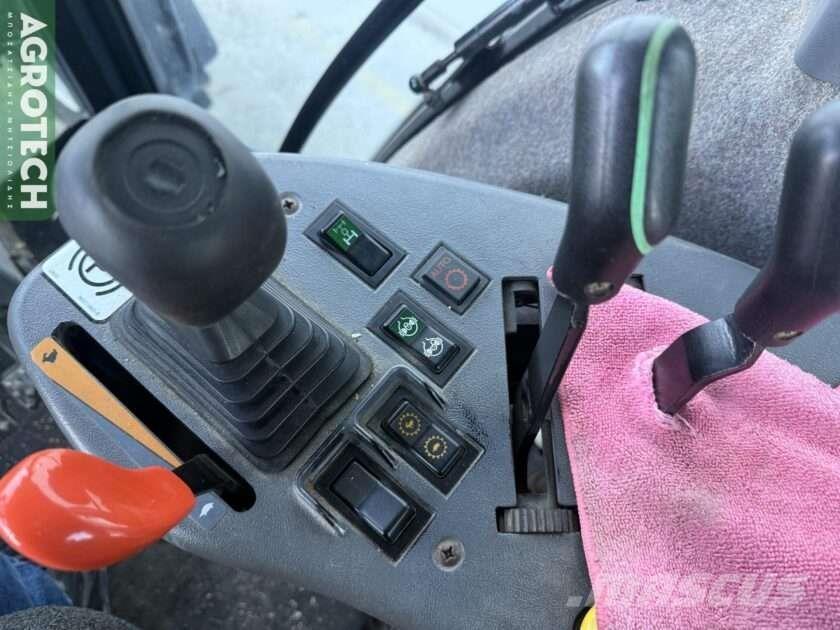 New Holland 8770 Traktorok