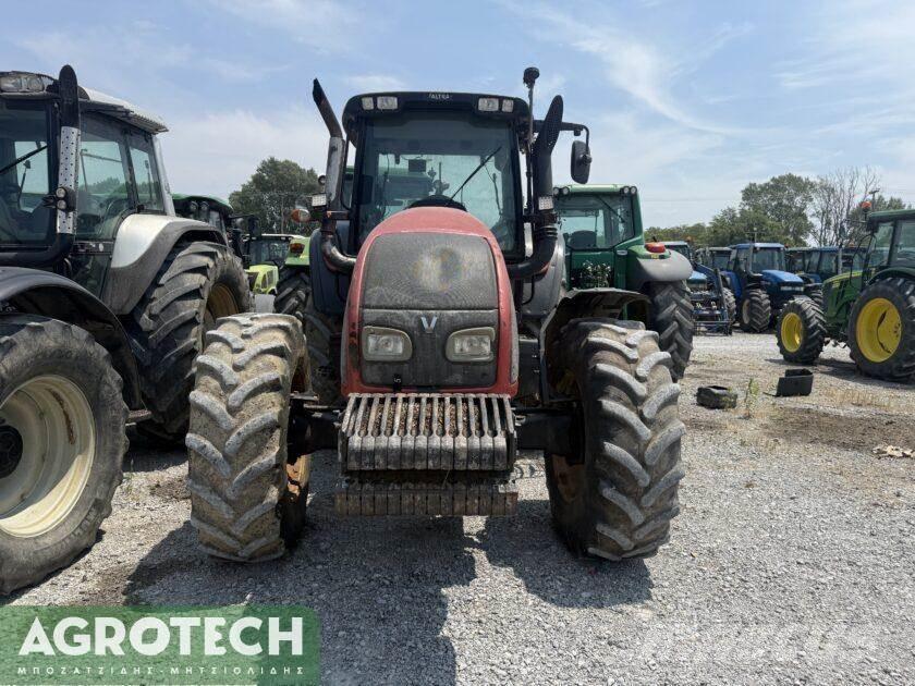 Valtra T151 Traktorok