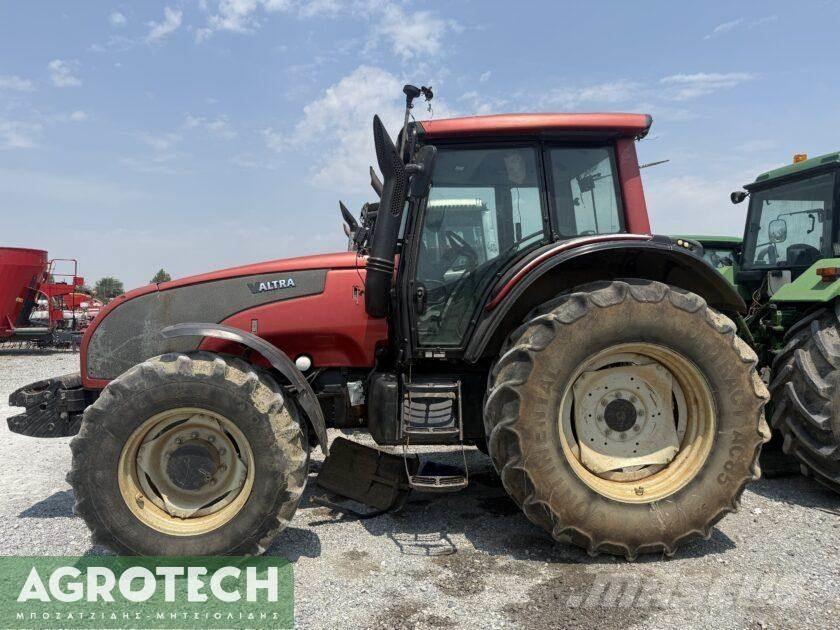 Valtra T151 Traktorok