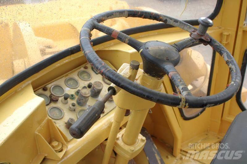CAT 966 C Gumikerekes homlokrakodók
