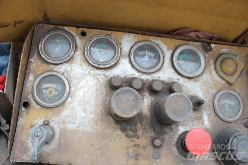 CAT 966 C Gumikerekes homlokrakodók