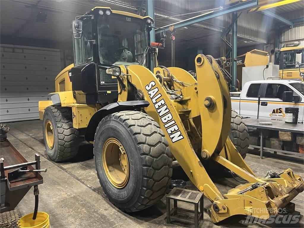 CAT 938M Gumikerekes homlokrakodók