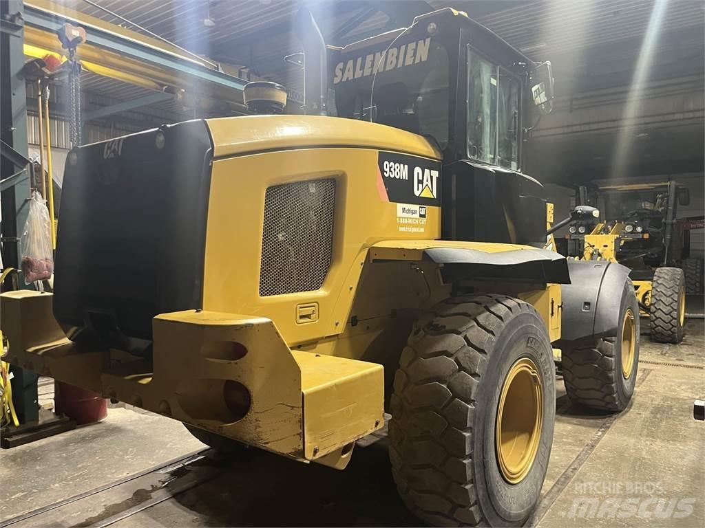 CAT 938M Gumikerekes homlokrakodók