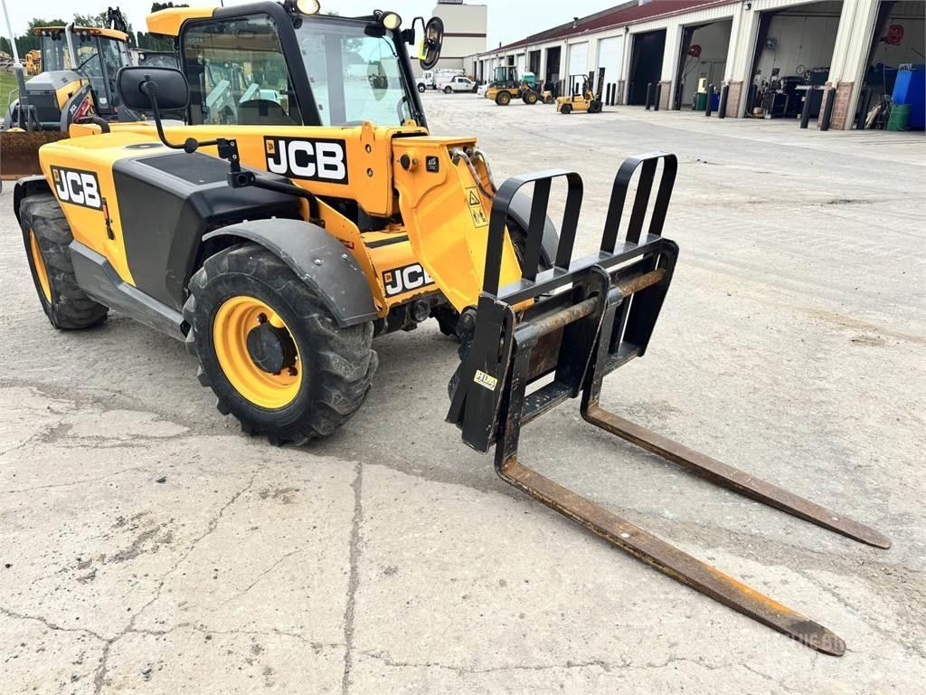 JCB 525-60 Teleszkópos rakodók