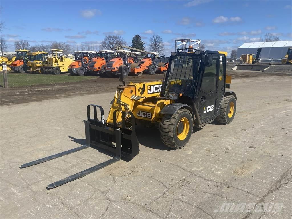 JCB 525-60 Teleszkópos rakodók