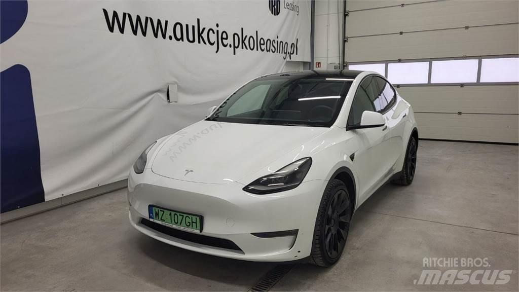 Tesla Y Kistehergépjárművek