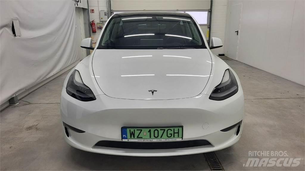 Tesla Y Kistehergépjárművek