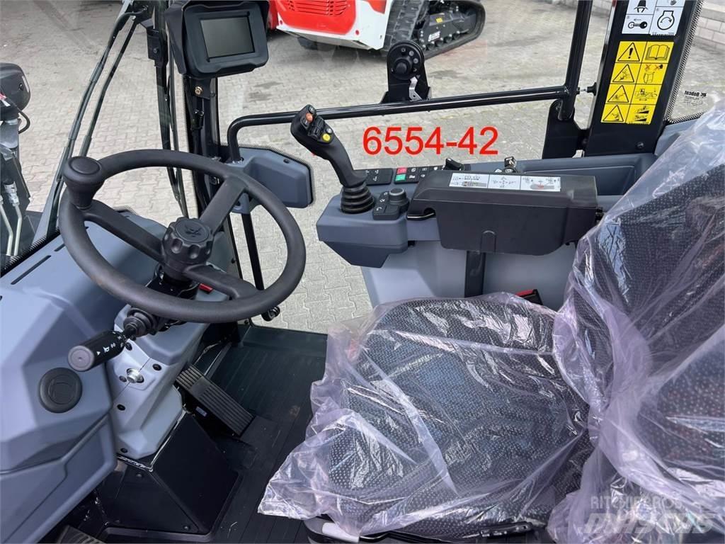 Bobcat L 85 Gumikerekes homlokrakodók