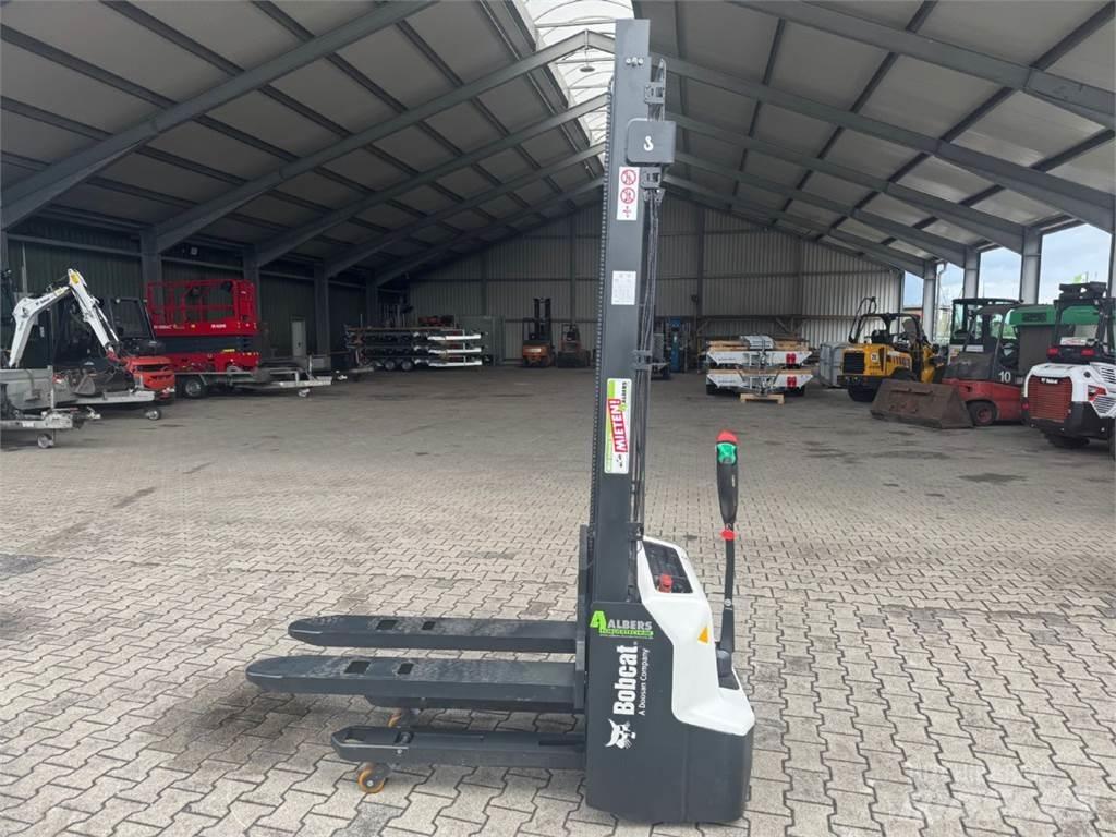 Bobcat LSM12N-7 i Gyalogkíséretű targonca