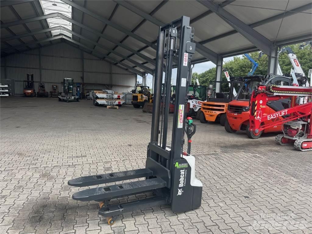 Bobcat LSM12N-7 i Gyalogkíséretű targonca