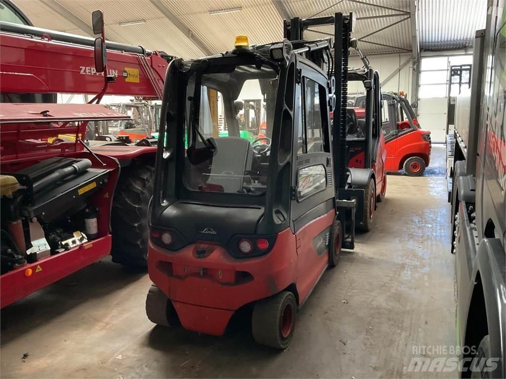 Linde E 30 - 01 Elektromos targoncák