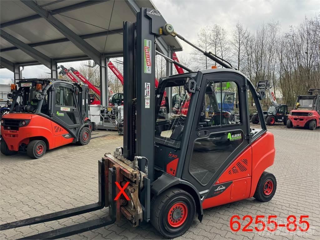 Linde H 30 D 02 EVO Dízel targoncák