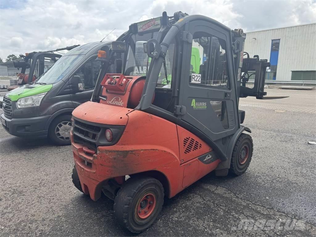 Linde H 30 T Gázüzemű targoncák