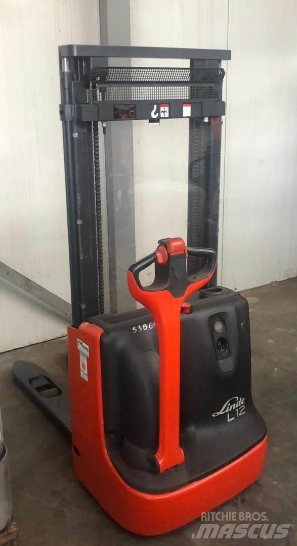 Linde L 12 Gyalogkíséretű targonca