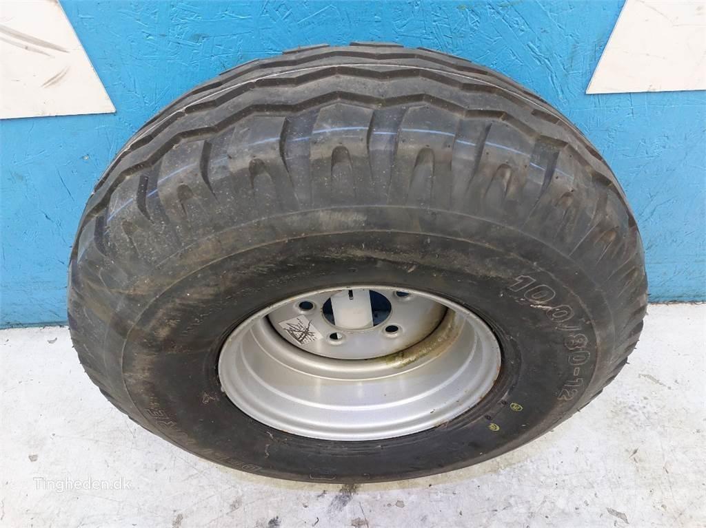  12 10.0/80-12 Gumiabroncsok, kerekek és felnik