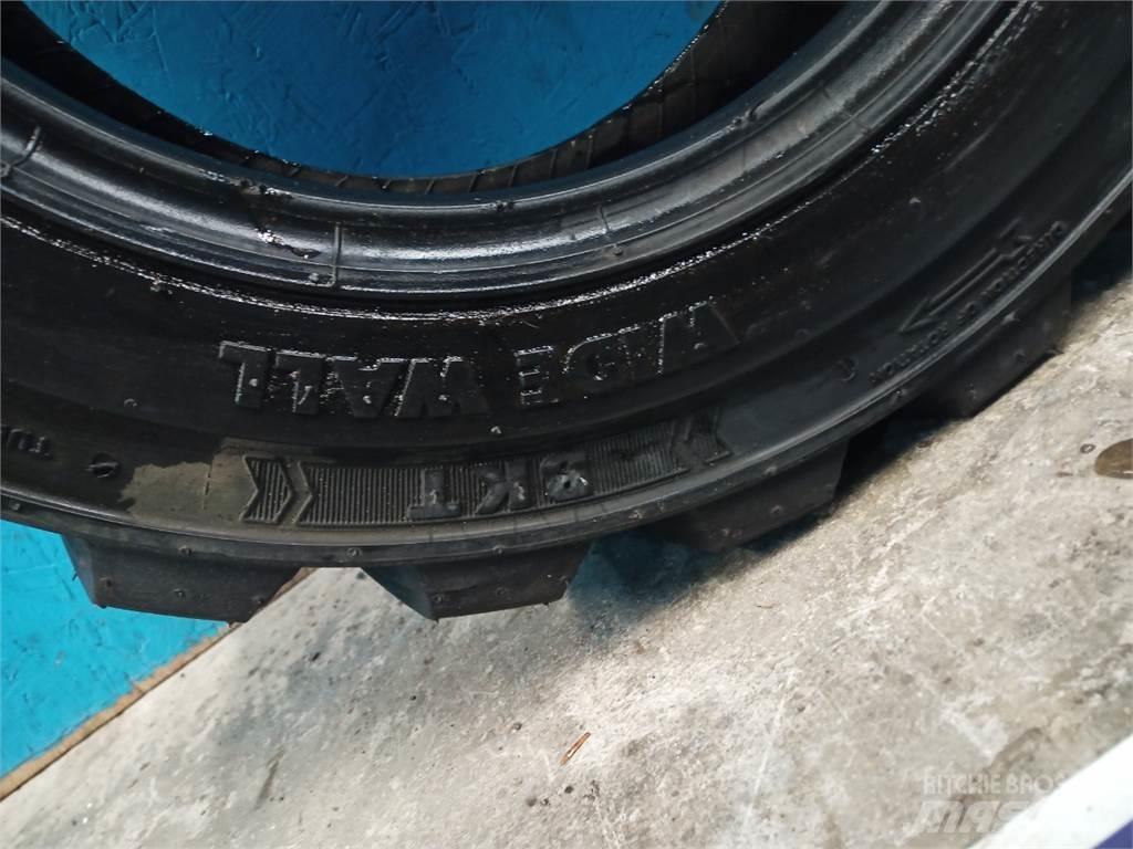  15 27X8.50-15 Gumiabroncsok, kerekek és felnik