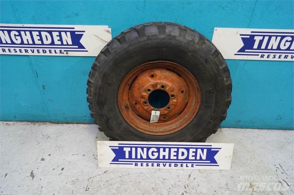 16 7.50R16 Gumiabroncsok, kerekek és felnik