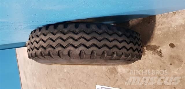  16 9.00R16 Gumiabroncsok, kerekek és felnik