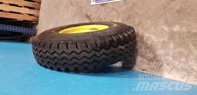  16 9.00R16 Gumiabroncsok, kerekek és felnik