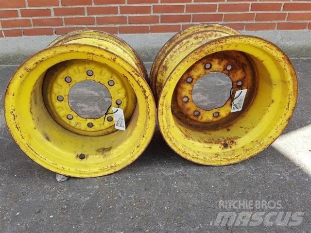  16 W10LX16 Gumiabroncsok, kerekek és felnik