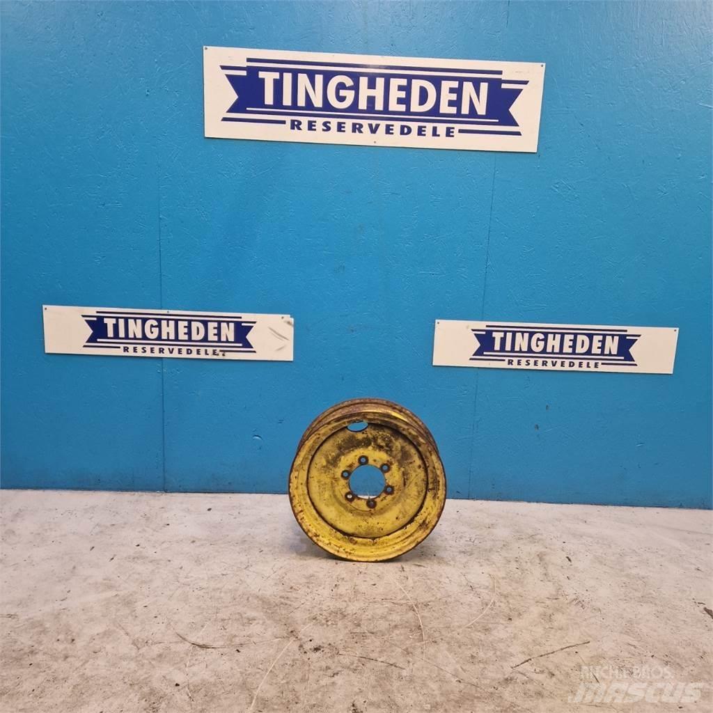  18 5.50FX18 Gumiabroncsok, kerekek és felnik