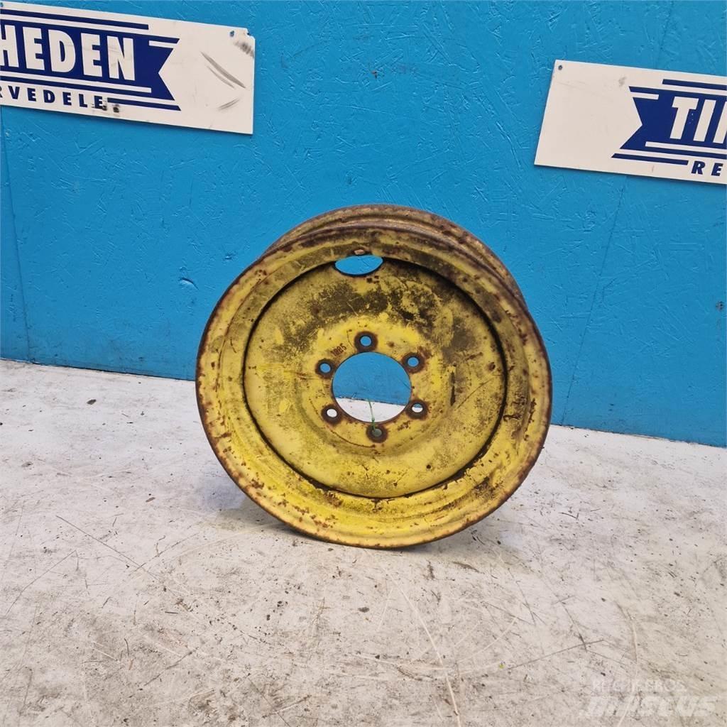  18 5.50FX18 Gumiabroncsok, kerekek és felnik