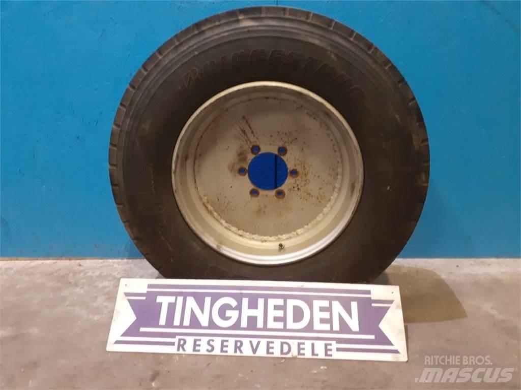  19.5 285/70R19.5 Gumiabroncsok, kerekek és felnik