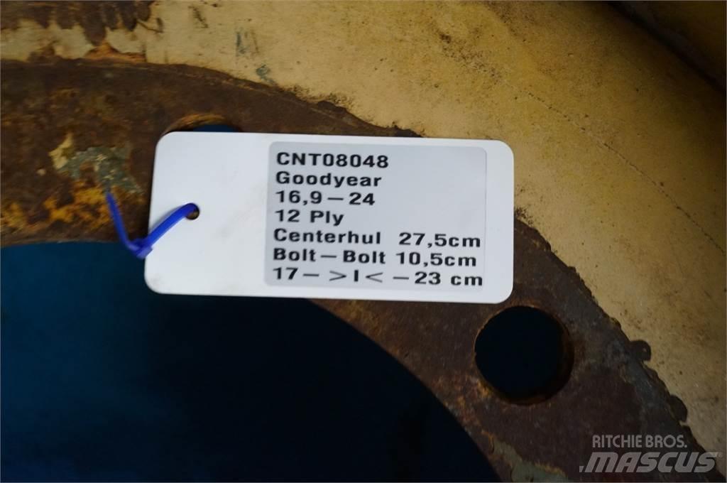  24 16.9-24 Gumiabroncsok, kerekek és felnik