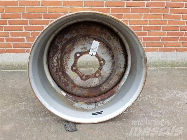  26.5 16.00X26.5 Gumiabroncsok, kerekek és felnik