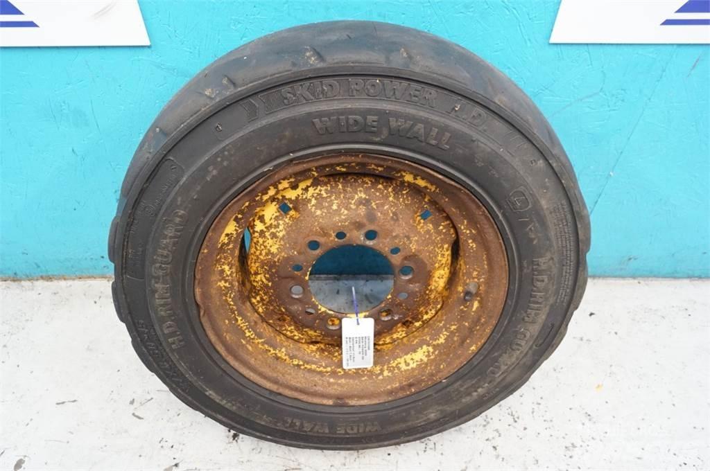  27X8.50-15 Gumiabroncsok, kerekek és felnik