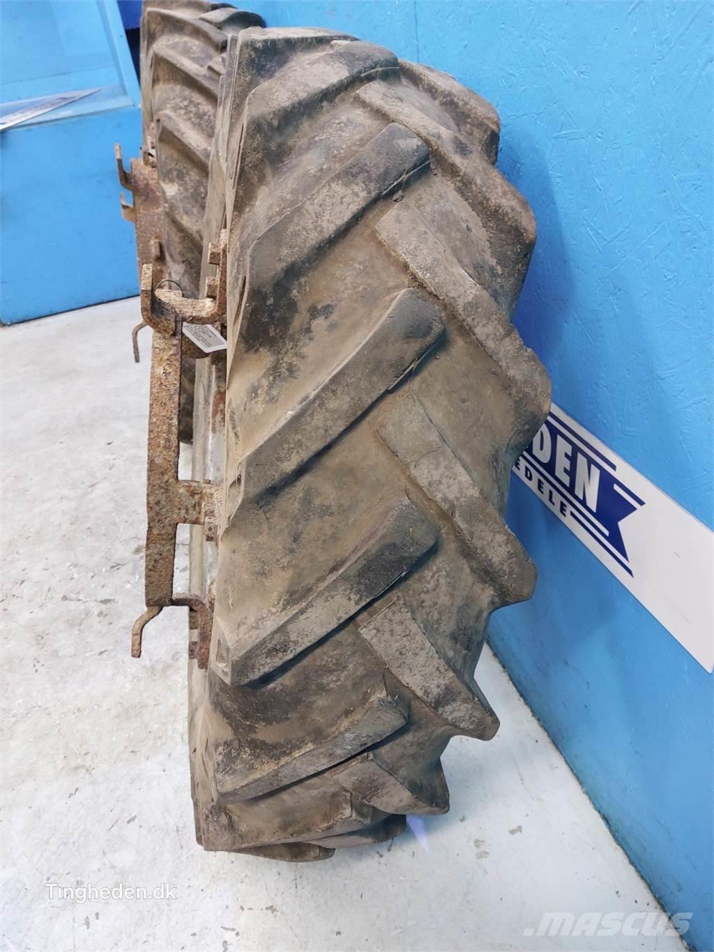  28 12.4-28 Gumiabroncsok, kerekek és felnik