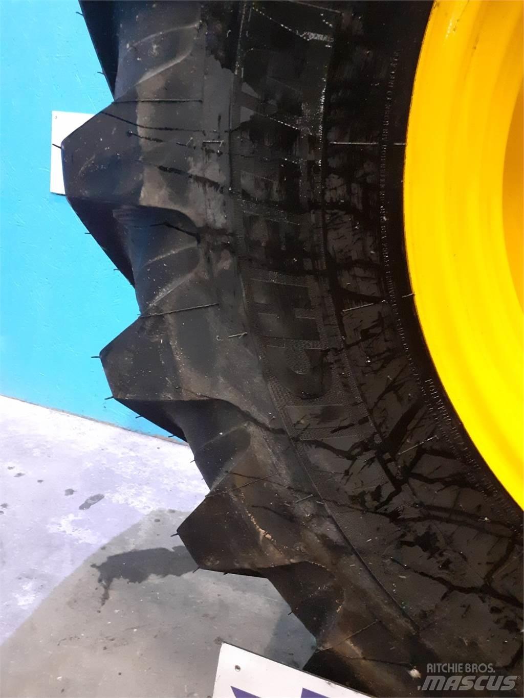  28 440/80R28 Gumiabroncsok, kerekek és felnik
