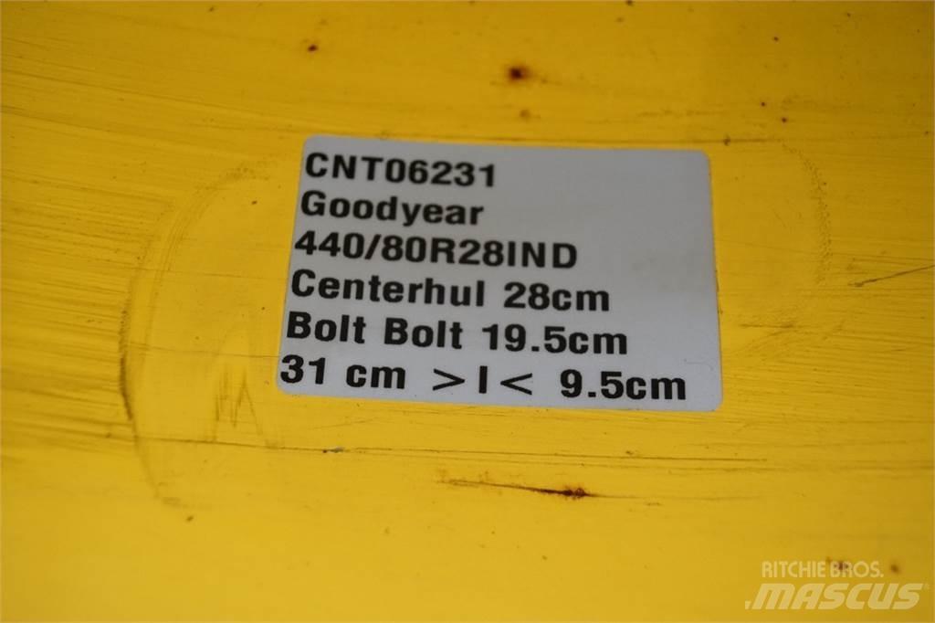  28 440/80R28 Gumiabroncsok, kerekek és felnik