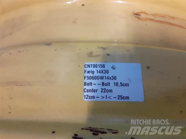  30'' 14X30 Gumiabroncsok, kerekek és felnik