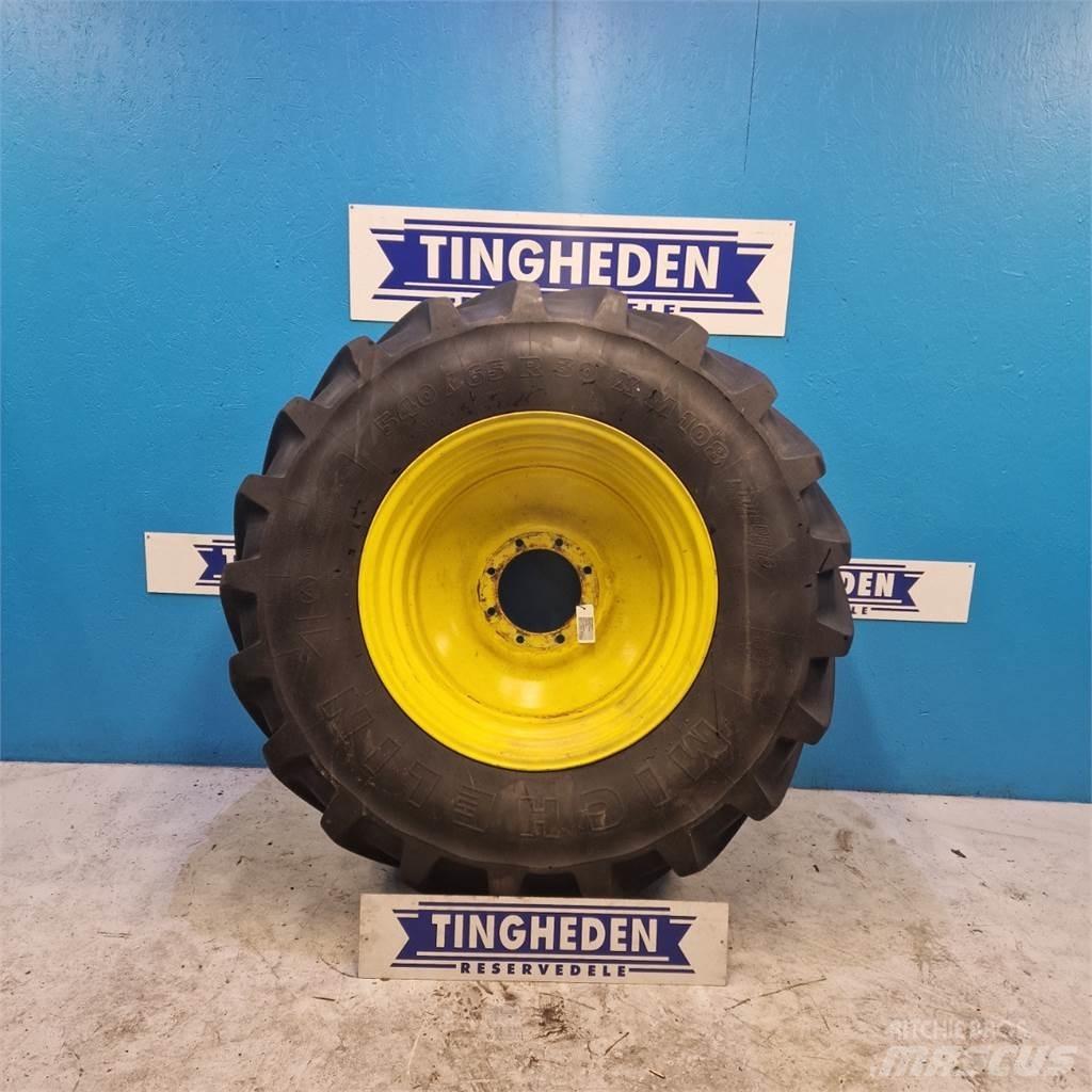  30 540/65 R30 Gumiabroncsok, kerekek és felnik