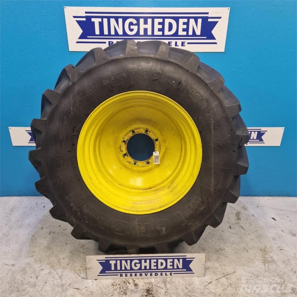  30 540/65 R30 Gumiabroncsok, kerekek és felnik